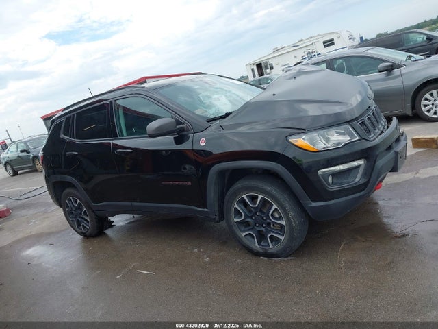 3C4NJDDB3MT583825 Jeep 2021