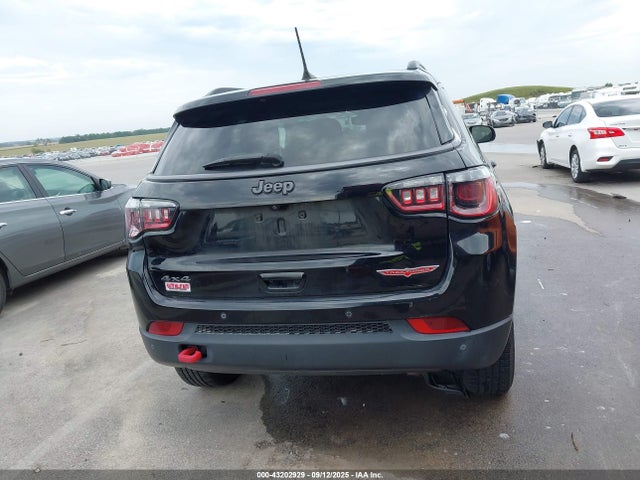 3C4NJDDB3MT583825 Jeep 2021