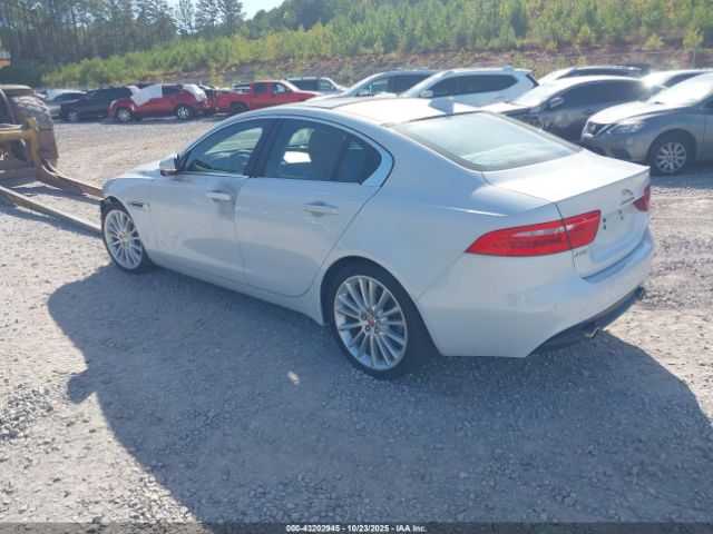 2018 JAGUAR XE SAJAH4EV2JCP17669 Photo 2