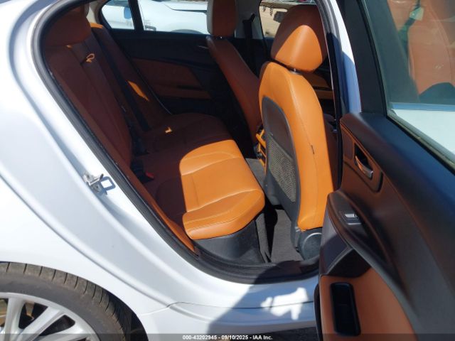 2018 JAGUAR XE SAJAH4EV2JCP17669 Photo 7