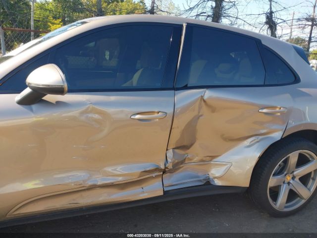 2017 PORSCHE MACAN WP1AB2A55HLB10703 Photo 5