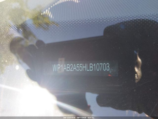 2017 PORSCHE MACAN WP1AB2A55HLB10703 Photo 8