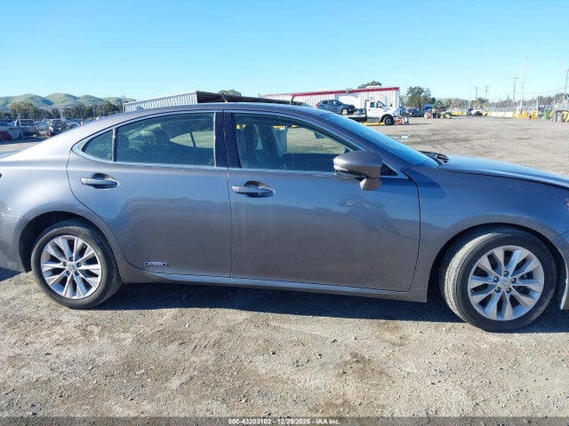 JTHBW1GG6E2056289 Lexus ES 300H