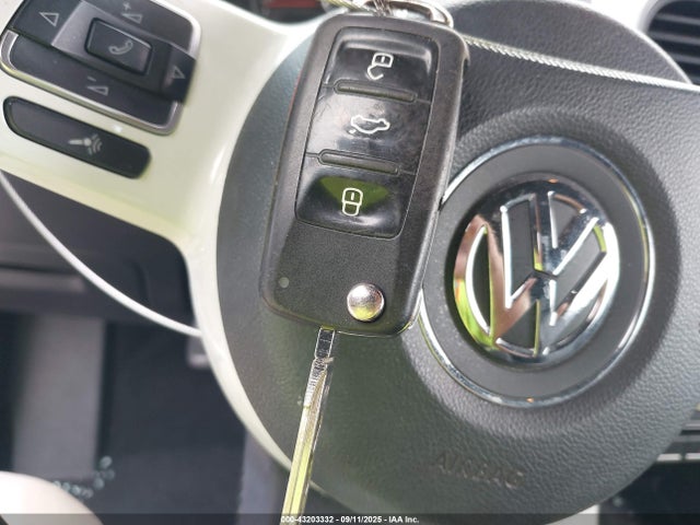 3VW5DAAT6JM514875 Volkswagen Beetle