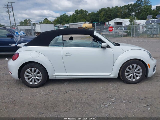 3VW5DAAT6JM514875 Volkswagen Beetle