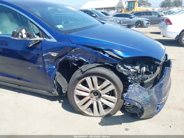 Tesla Model X 75d/p100d/p90d 2016 5YJXCBE41GF017897 Image 18