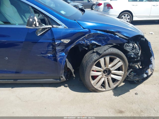 Tesla Model X 75d/p100d/p90d 2016 5YJXCBE41GF017897 Image 19