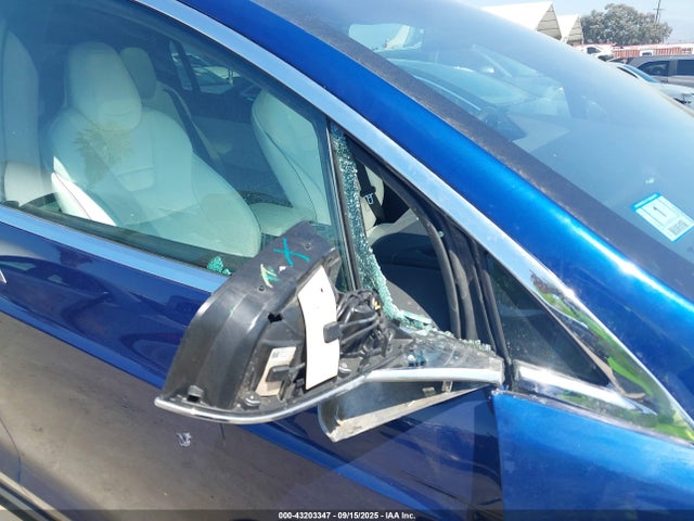 Tesla Model X 75d/p100d/p90d 2016 5YJXCBE41GF017897 Image 21