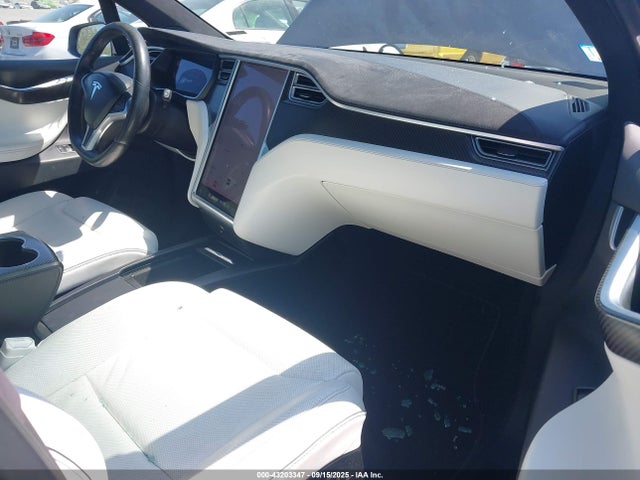 Tesla Model X 75d/p100d/p90d 2016 5YJXCBE41GF017897 Image 5