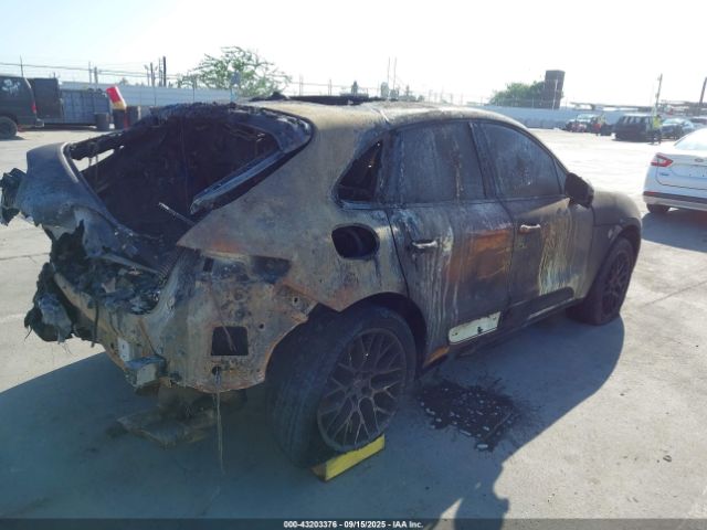 2018 PORSCHE MACAN WP1AB2A51JLB34986 Photo 3