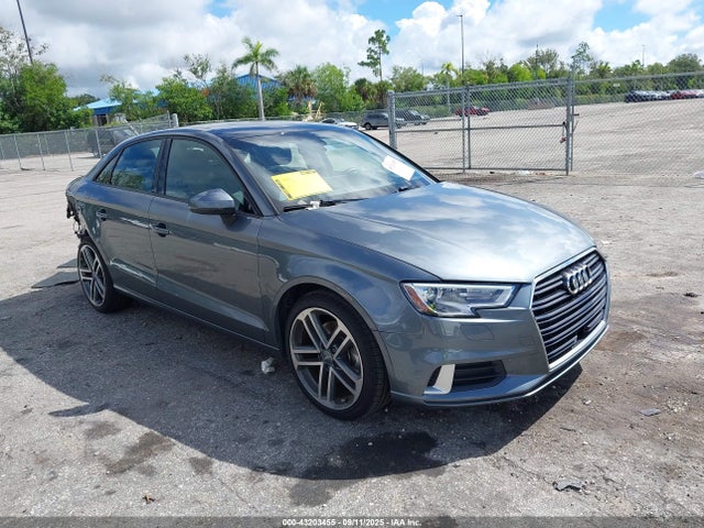 2018 AUDI A3 WAUAUGFF1J1023700 Photo 0