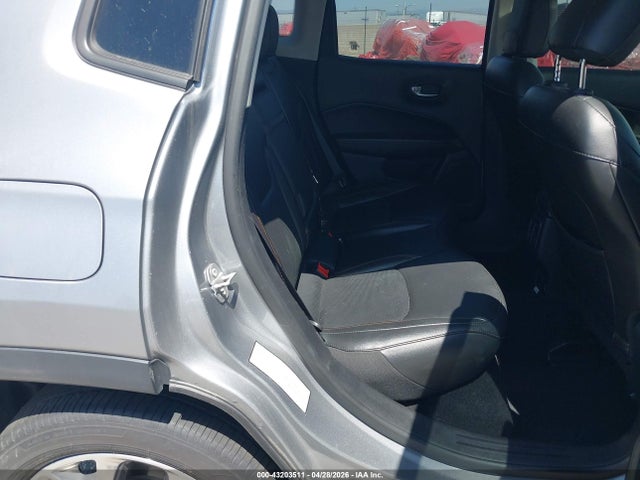 3C4NJCCB4KT679892 Jeep Compass Limited Fwd