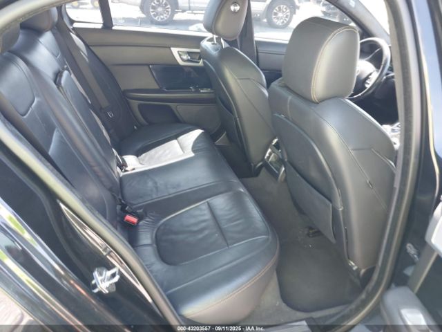 2015 JAGUAR XF SAJWJ0FF0F8U69281 Photo 7