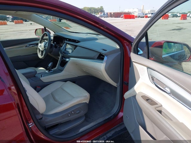 2017 CADILLAC XT5 1GYKNCRS3HZ109036 Photo 4
