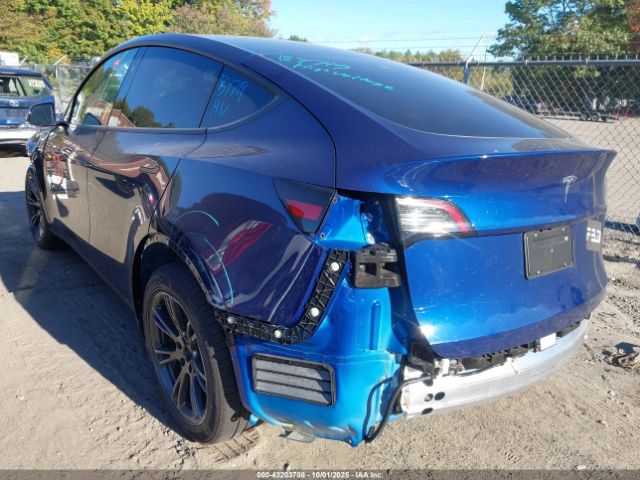 2024 TESLA MODEL Y 7SAYGDED6RF133719 Photo 2