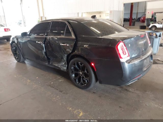 2017 CHRYSLER 300C 2C3CCAEG5HH645870 Photo 2