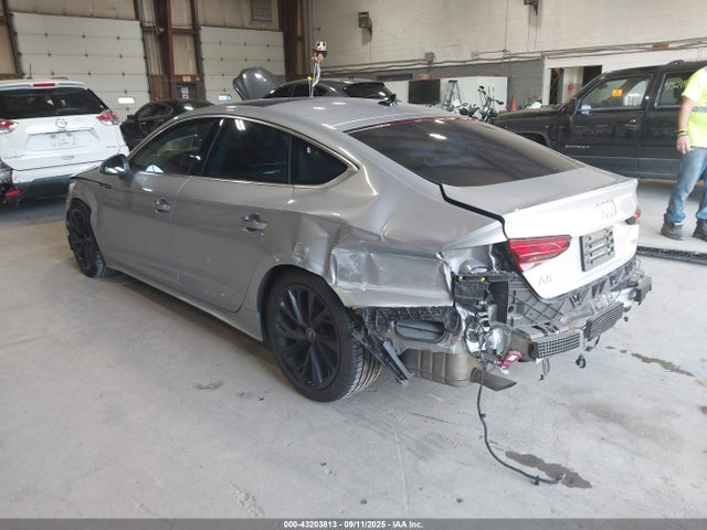 2022 AUDI A5 SPORTBACK WAUABCF5XNA009998 Photo 2