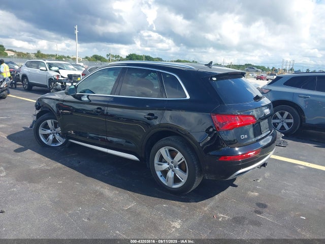 2019 AUDI Q5 WA1BNAFY7K2132994 Photo 2