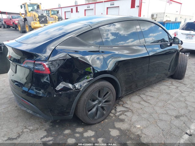 2024 TESLA MODEL Y 7SAYGDED1RF122837 Photo 3