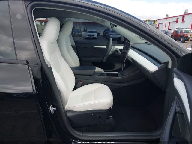 2024 TESLA MODEL Y 7SAYGDED1RF122837 Photo 4
