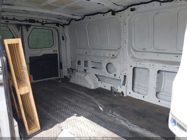 Ford Transit-150 2017 1FTYE2YM4HKA86582 Image 8