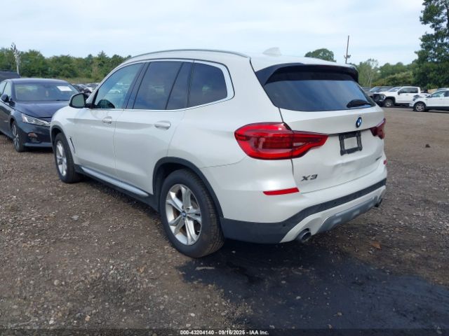 2018 BMW X3 5UXTR9C51JLD89845 Photo 2