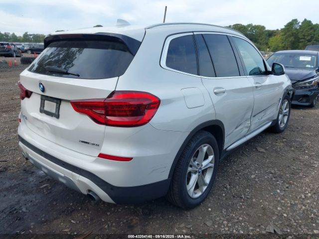 2018 BMW X3 5UXTR9C51JLD89845 Photo 3