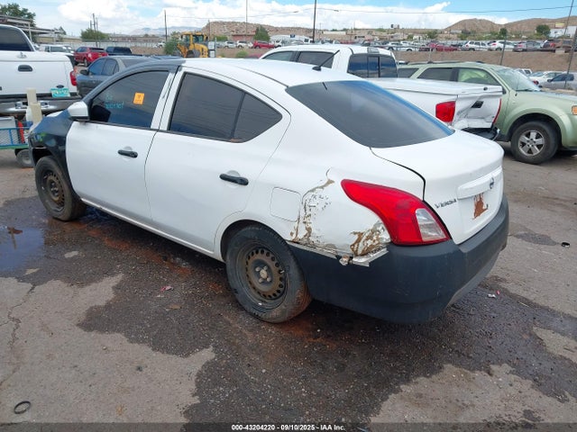 3N1CN7AP8GL911471 Nissan 2016