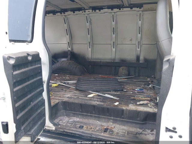 GMC l20 2015 1GTW7FCF8F1278219 Image 8