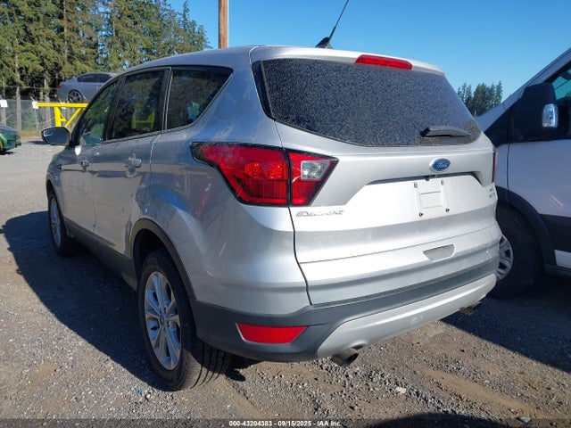 1FMCU9GD5KUB28885 Ford Escape