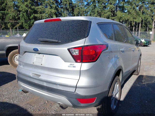 1FMCU9GD5KUB28885 Ford Escape