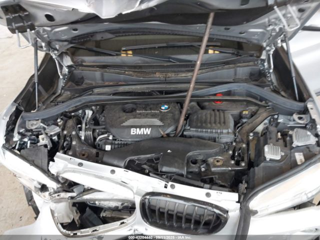 2017 BMW X1 WBXHT3Z33H4A54881 Photo 9