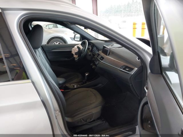 2017 BMW X1 WBXHT3Z33H4A54881 Photo 4