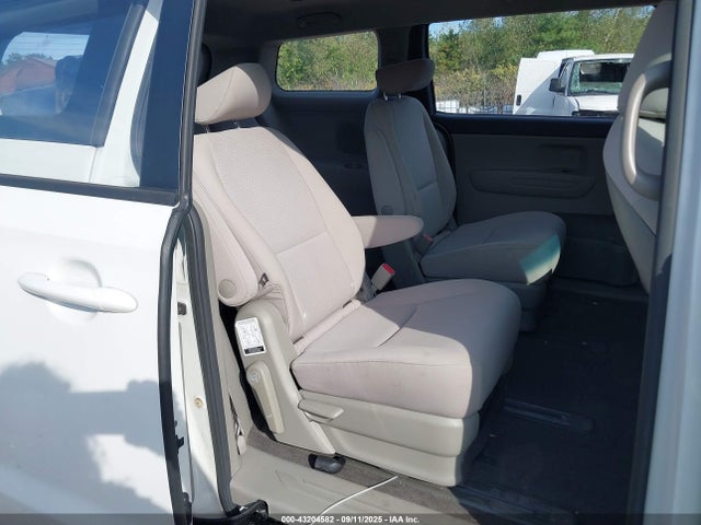 KNDMA5C15H6279695 KIA 2017