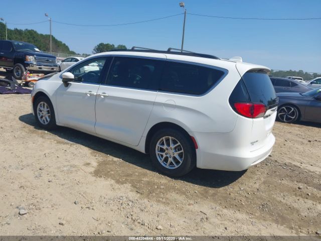 2020 CHRYSLER VOYAGER 2C4RC1DG5LR157836 Photo 2