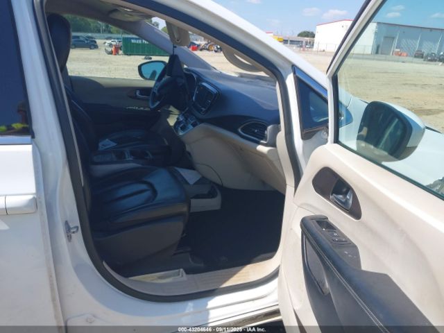 2020 CHRYSLER VOYAGER 2C4RC1DG5LR157836 Photo 4