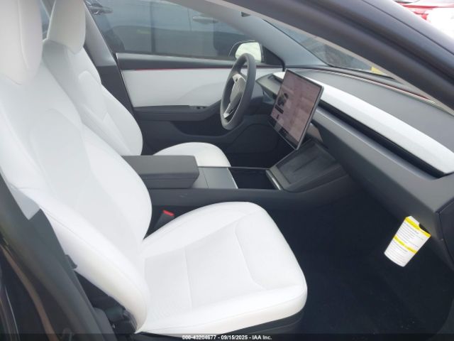 2025 TESLA MODEL 3 5YJ3E1EA4SF062561 Photo 4