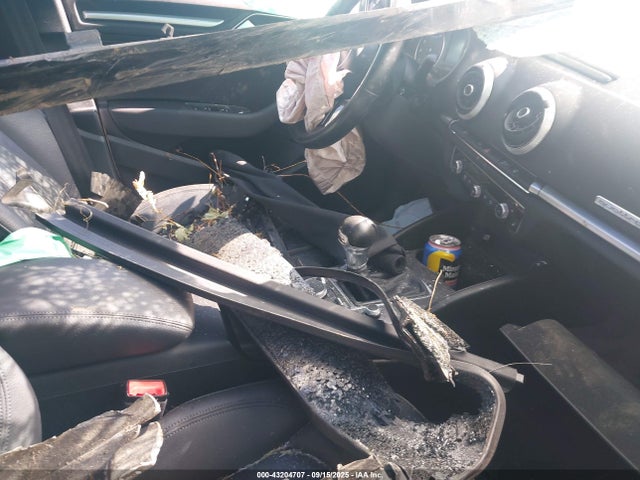 2017 AUDI A3 WAUJ8GFF6H1050146 Photo 4