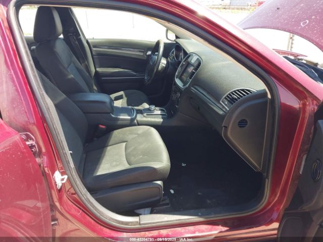 2019 CHRYSLER 300 2C3CCAAG4KH613666 Photo 4