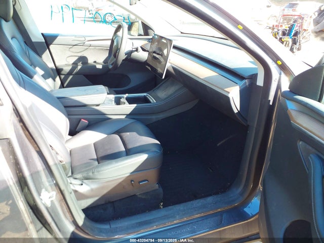 2023 TESLA MODEL Y 7SAYGDEE0PF639018 Photo 4