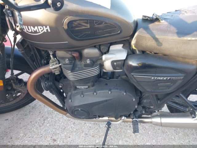 2022 TRIUMPH MOTORCYCLE STREET TWIN SMTD31G71NTAF2745 Photo 8