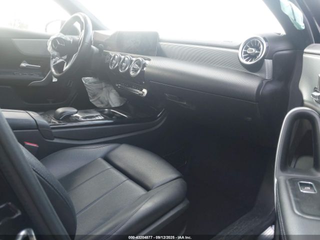 2019 MERCEDES-BENZ A 220 WDD3G4EB0KW001925 Photo 4