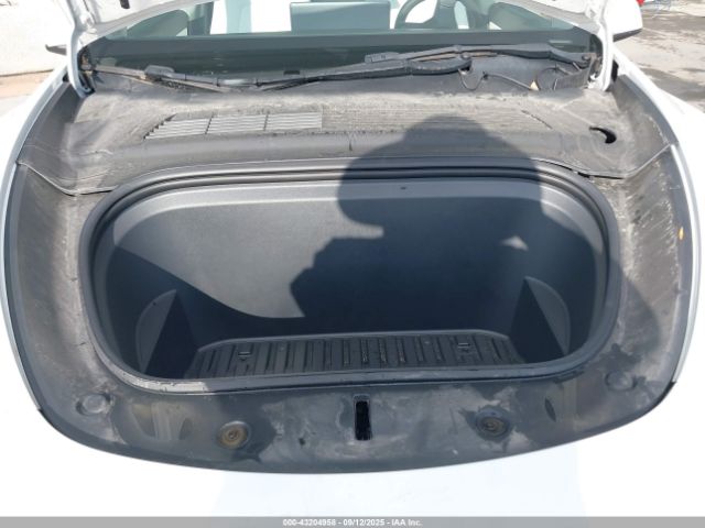 2021 TESLA MODEL Y 5YJYGDEE1MF151849 Photo 9