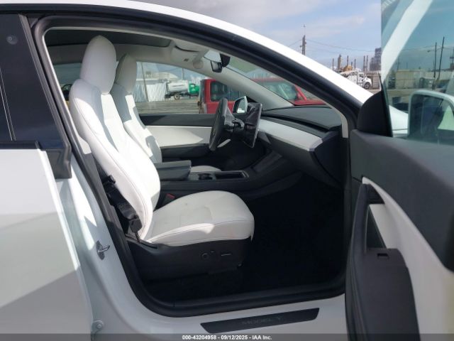 2021 TESLA MODEL Y 5YJYGDEE1MF151849 Photo 4