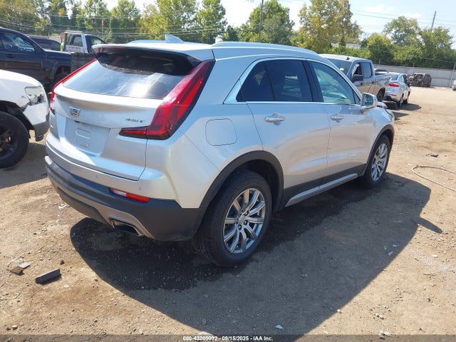 2021 CADILLAC XT4 1GYFZDR45MF011182 Photo 3