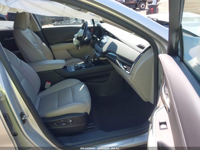 2021 CADILLAC XT4 1GYFZDR45MF011182 Photo 4