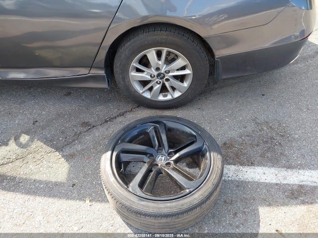 Honda l15be 2018 1HGCV1F39JA197575 Image 18