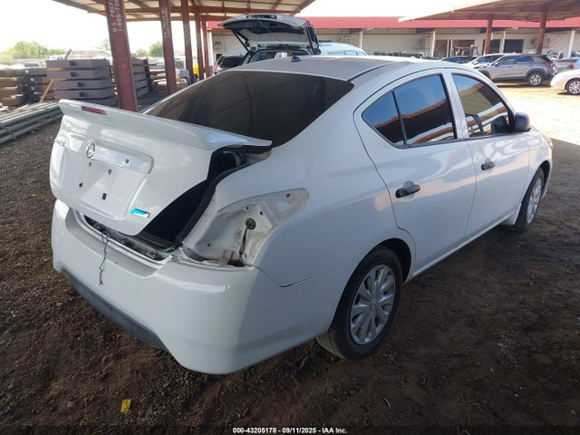 Nissan 2015 2015 3N1CN7AP8FL879930 Image 4