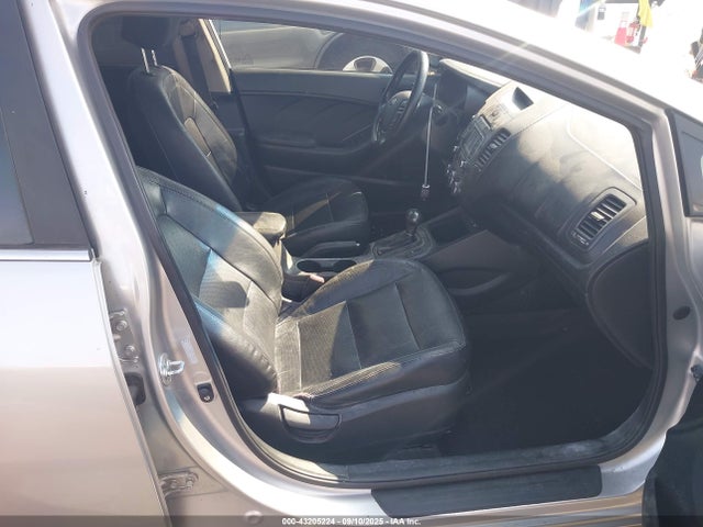 KIA 2014 2014 KNAFZ4A80E5082685 Image 5