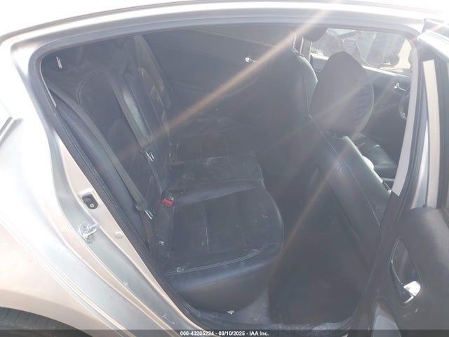 KIA 2014 2014 KNAFZ4A80E5082685 Image 8